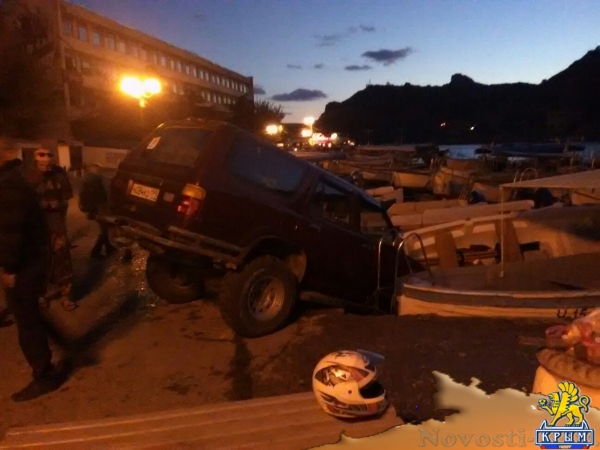 В Балаклаве иномарка «нырнула» с набережной в море - «Новости Крыма»