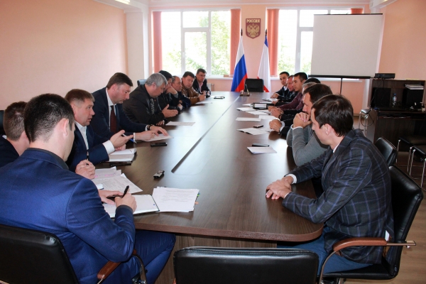 Госкомрегистр продолжает оформлять земельные участки для участников «полян протеста» - Александр Спиридонов - «Госкомрегистр» Госкомрегистр продолжает оформлять земельные участки для участников «полян протеста» - Александр Спиридонов - «Госкомрегистр»