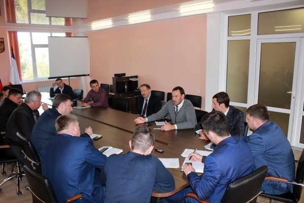 Госкомрегистр продолжает оформлять земельные участки для участников «полян протеста» - Александр Спиридонов - «Госкомрегистр» Госкомрегистр продолжает оформлять земельные участки для участников «полян протеста» - Александр Спиридонов - «Госкомрегистр»