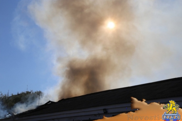 В бывшем таксопарке в Керчи произошел пожар - «Керчь»