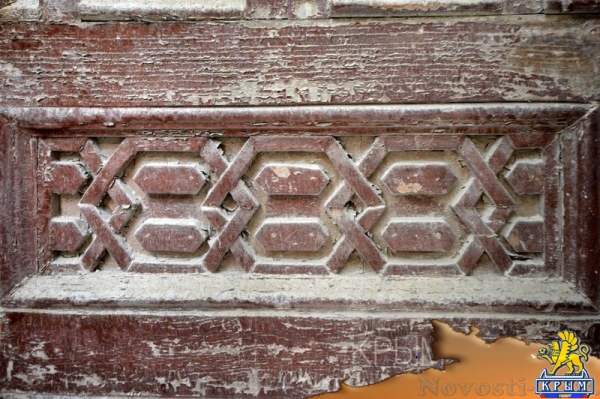 Ручная работа. Как в столице Крыма реставрируют караимскую кенассу - «Политика Крыма»