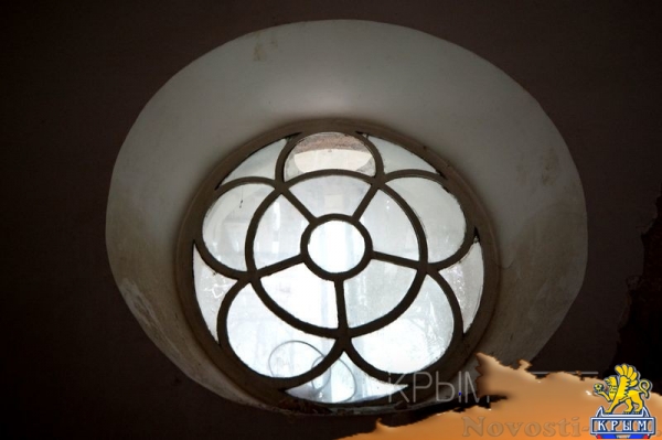 Ручная работа. Как в столице Крыма реставрируют караимскую кенассу - «Политика Крыма»