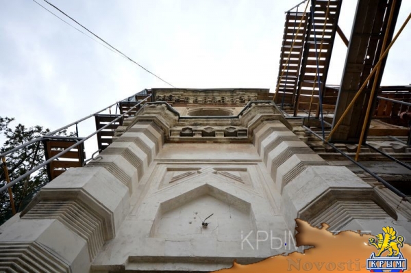 Ручная работа. Как в столице Крыма реставрируют караимскую кенассу - «Политика Крыма»