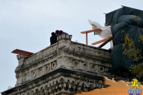 Ручная работа. Как в столице Крыма реставрируют караимскую кенассу - «Политика Крыма»