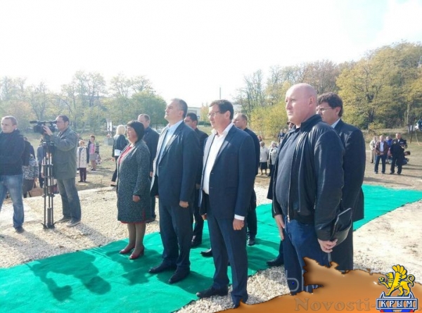 Памятную капсулу заложили на месте строительства храма в Белогорском районе - «Общество Крыма»