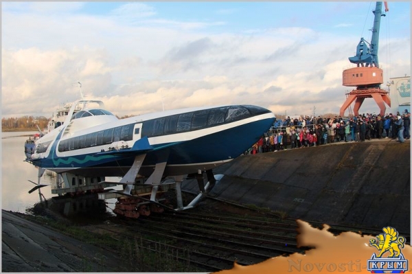 Космонавт Терешкова разбила бутылку шампанского о борт первой пассажирской «Кометы» для Крыма - «Экономика Крыма»