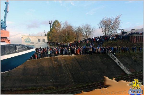 Космонавт Терешкова разбила бутылку шампанского о борт первой пассажирской «Кометы» для Крыма - «Экономика Крыма»