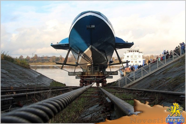 Космонавт Терешкова разбила бутылку шампанского о борт первой пассажирской «Кометы» для Крыма - «Экономика Крыма»