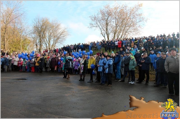 Космонавт Терешкова разбила бутылку шампанского о борт первой пассажирской «Кометы» для Крыма - «Экономика Крыма»