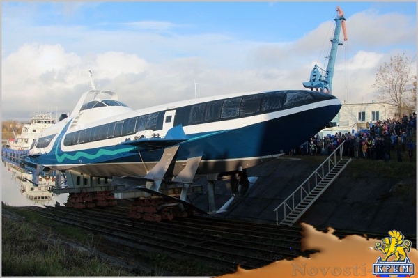 Космонавт Терешкова разбила бутылку шампанского о борт первой пассажирской «Кометы» для Крыма - «Экономика Крыма»