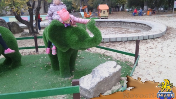 Новую детскую площадку в Керчи испортили вандалы - «Керчь»