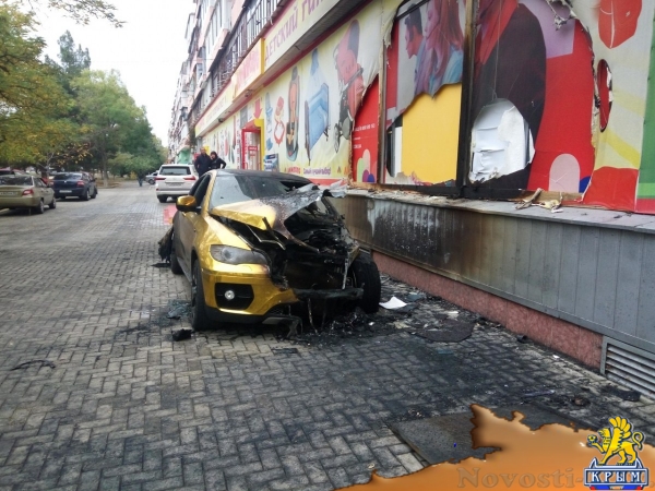 В Крыму сгорел элитный внедорожник - «Происшествия»