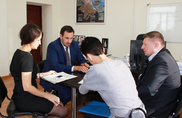 Госкомрегистр оказывает содействие республиканскому управлению ФНС в оформлении административного здания - «Госкомрегистр»