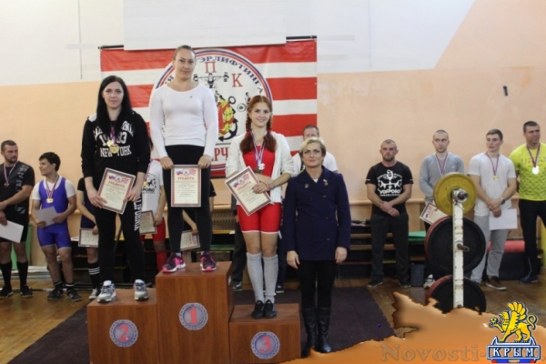 В Керчи спортсмены поднимали тяжести - «Керчь»