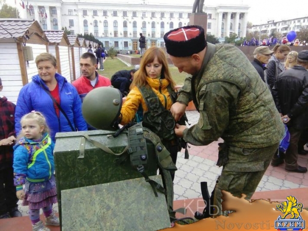 Тысячи крымчан празднуют День народного единства на главной площади Симферополя - «Общество Крыма»