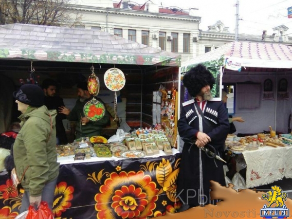 Тысячи крымчан празднуют День народного единства на главной площади Симферополя - «Общество Крыма»