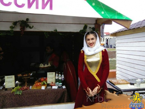 Тысячи крымчан празднуют День народного единства на главной площади Симферополя - «Общество Крыма»