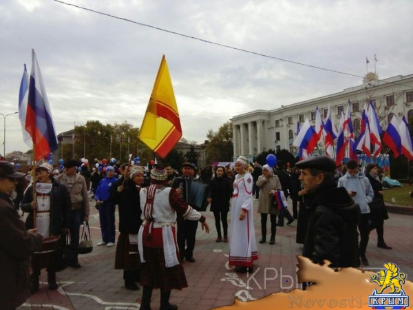 Тысячи крымчан празднуют День народного единства на главной площади Симферополя - «Общество Крыма»