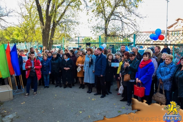 Евпаторийские студенты вскрыли заложенную полвека назад капсулу с посланием советских школьников - «Общество Крыма» Евпаторийские студенты вскрыли заложенную полвека назад капсулу с посланием советских школьников - «Общество Крыма»