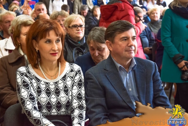 Евпаторийские студенты вскрыли заложенную полвека назад капсулу с посланием советских школьников - «Общество Крыма» Евпаторийские студенты вскрыли заложенную полвека назад капсулу с посланием советских школьников - «Общество Крыма»
