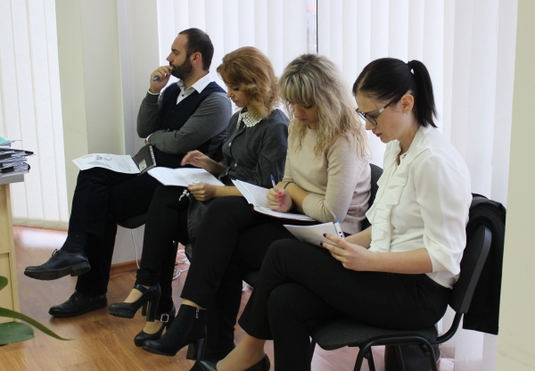 В Госкомрегистре состоялось первое заседание рабочей группы по контролю за снижением количества решений о приостановлениях регистрации прав - «Госкомрегистр»