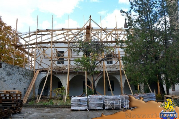 Новые 500 лет Ханского дворца в Бахчисарае - «70 лет Победы» Новые 500 лет Ханского дворца в Бахчисарае - «70 лет Победы»