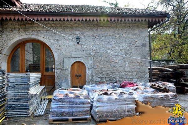 Новые 500 лет Ханского дворца в Бахчисарае - «70 лет Победы» Новые 500 лет Ханского дворца в Бахчисарае - «70 лет Победы»