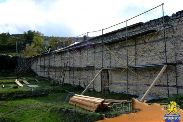 Новые 500 лет Ханского дворца в Бахчисарае - «70 лет Победы» Новые 500 лет Ханского дворца в Бахчисарае - «70 лет Победы»