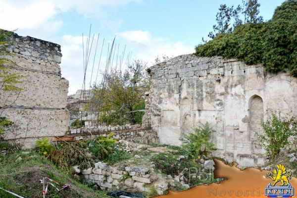 Новые 500 лет Ханского дворца в Бахчисарае - «70 лет Победы» Новые 500 лет Ханского дворца в Бахчисарае - «70 лет Победы»