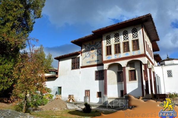 Новые 500 лет Ханского дворца в Бахчисарае - «70 лет Победы» Новые 500 лет Ханского дворца в Бахчисарае - «70 лет Победы»