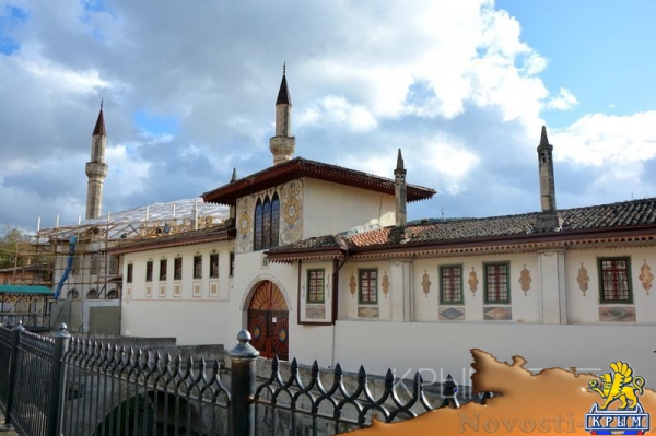 Новые 500 лет Ханского дворца в Бахчисарае - «70 лет Победы» Новые 500 лет Ханского дворца в Бахчисарае - «70 лет Победы»