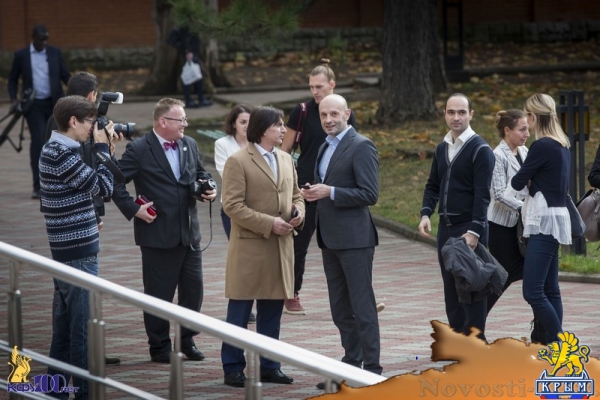 Иностранные журналисты обсудили с руководителем КФУ санкции и зарубежное партнерство - «Политика Крыма»