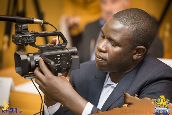 Иностранные журналисты обсудили с руководителем КФУ санкции и зарубежное партнерство - «70 лет Победы»