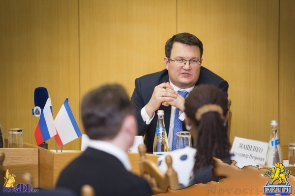 Иностранные журналисты обсудили с руководителем КФУ санкции и зарубежное партнерство - «70 лет Победы»