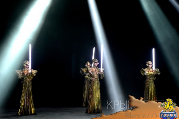 Главный художник Крымского музтеатра показала зрителям рождение сказки - «Туризм Крыма»