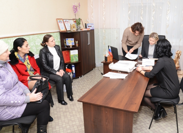 Специалисты Госкомрегистра оказали правовую помощь жителям Советского района по имущественно-земельным вопросам - «Госкомрегистр»