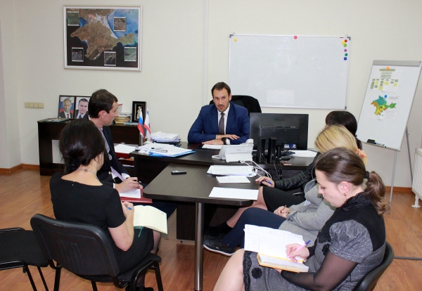 Специалисты Госкомрегистра зарегистрировали свыше 25 000 прав на объекты недвижимости за муниципальными образованиями республики - «Госкомрегистр»