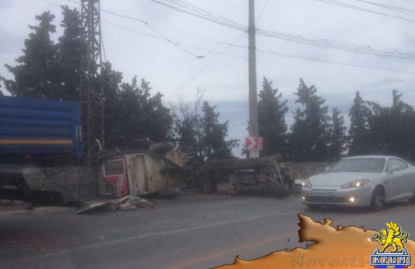 На трассе около Массандры разбросана спецтехника - «Происшествия»