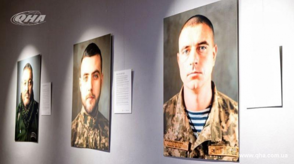 В Киеве открылась фотовыставка «Крымская линия огня» о воинах АТО из Крыма - «Новости Крыма»