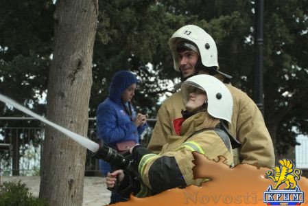Сергей Шахов: В рамках программы «Школы безопасности» - «Звезда надежды» подростки получают новые знания и важные навыки по культуре безопасности жизнедеятельности. - «Происшествия»