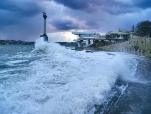 Из-за непогоды в Севастополе остановили паромы - Общество -  - «Новости Крыма»