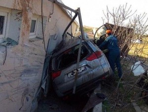 Смертельная авария в Крыму: внедорожник врезался в дом - «Происшествия Крыма»
