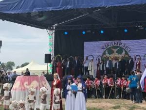 К празднованию Хыдырлеза в Крыму сшили самую большую в мире феску - «Культура Крыма»