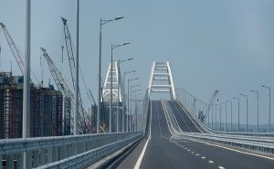 Старт дан: первые машины проехали по Крымскому мосту  - (видео)