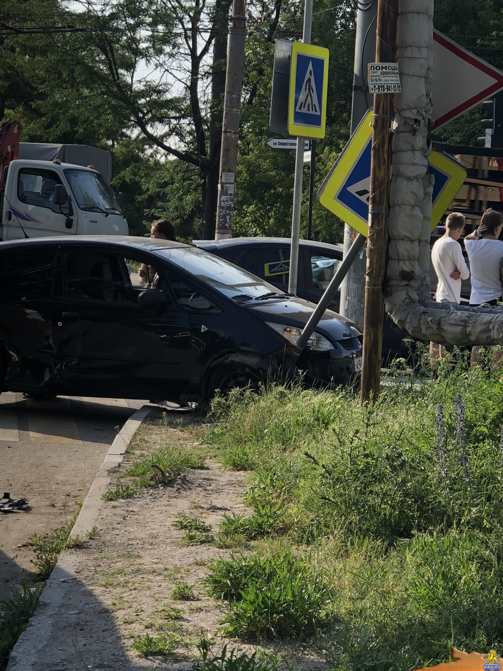 Дтп симферополь. Авария в Симферополе на Севастопольской. ДТП Симферополь вчера на Севастопольской. ДТП Симферополь ул Севастопольская.