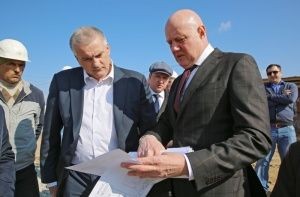 Аксенов шлет проверяющих на главные стройки Крыма - «Политика»