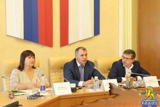 Выполнение Народной программы развития Крыма и другие актуальные вопросы сферы образования обсудили в Государственном Совете республики - «Политика»