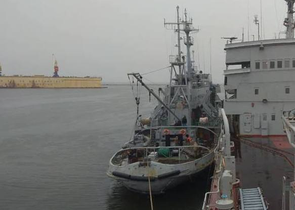 На рейде Мариуполя пограничный катер РФ попытался устроить провокацию против суден ВМСУ - «Политика»