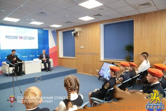 «Детям интересно!» – Владимир Константинов ответил на вопросы талантливых симферопольских гимназистов - «Политика»