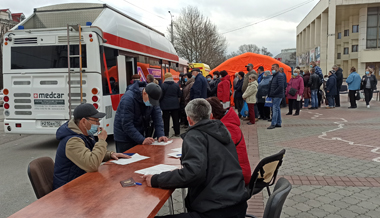 Ковид за нами гонится, а мы от него… прививаемся - «Новости Крыма»